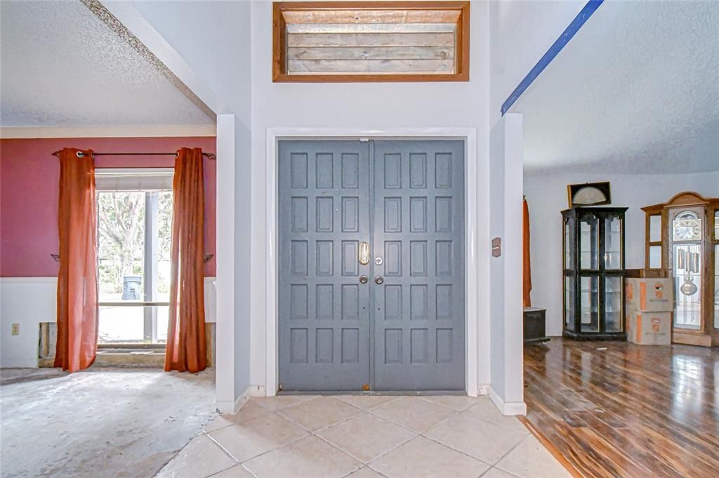 En Venta: $325,000 (4 camas, 2 baños, 2415 Pies cuadrados)