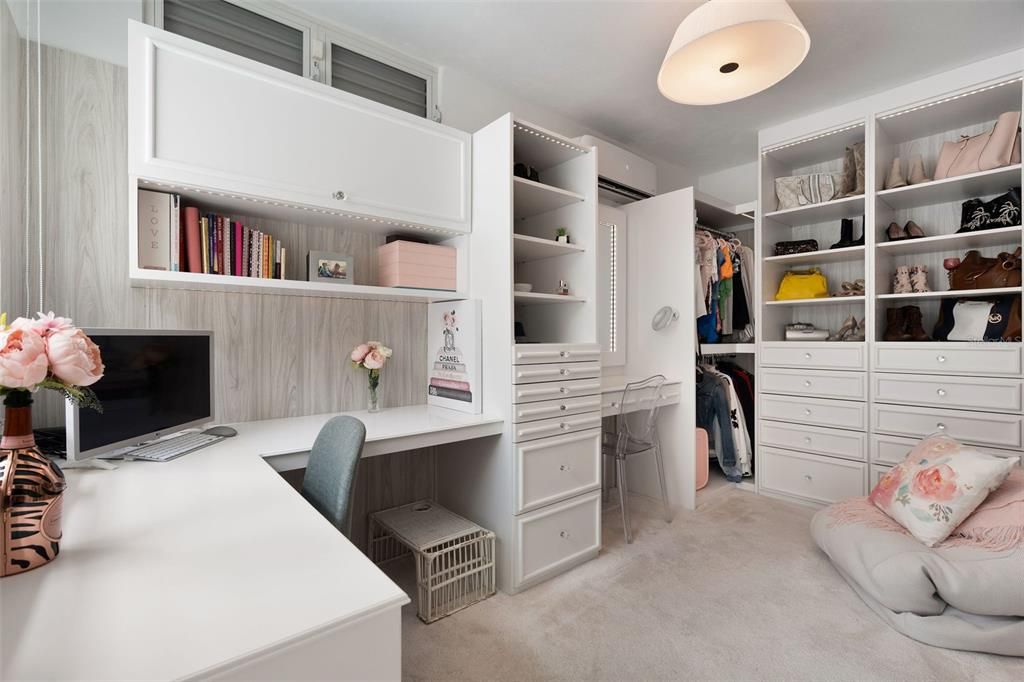 Active With Contract: $1,250,000 (5 beds, 4 baths, 4062 Square Feet)