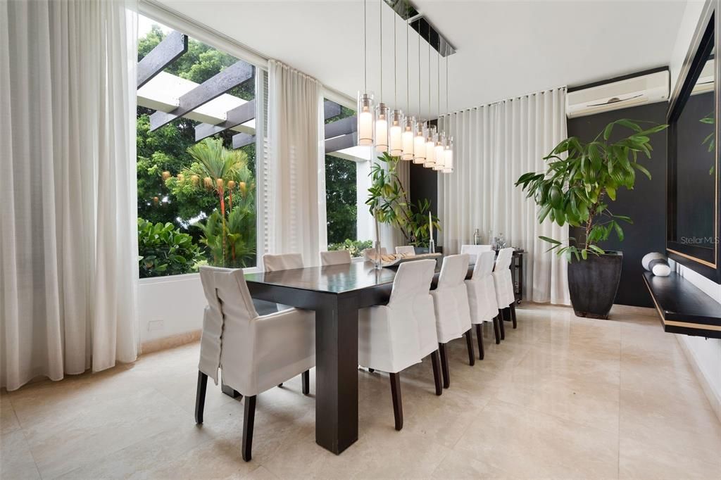 Active With Contract: $1,250,000 (5 beds, 4 baths, 4062 Square Feet)