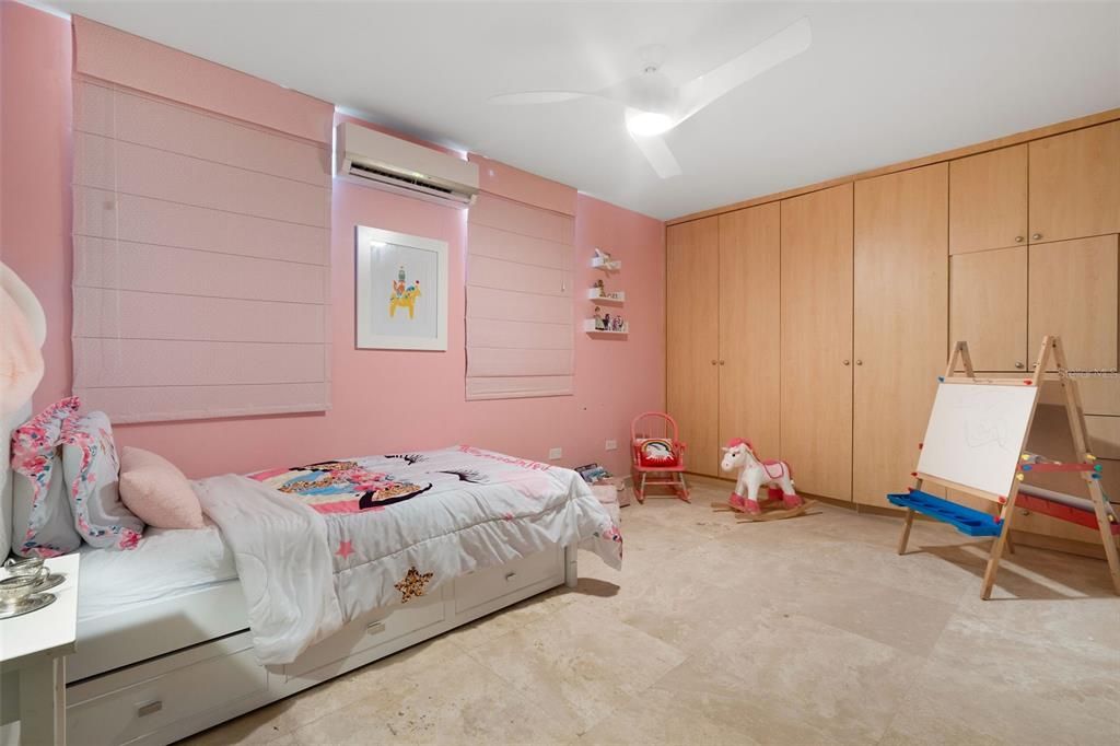 Active With Contract: $1,250,000 (5 beds, 4 baths, 4062 Square Feet)