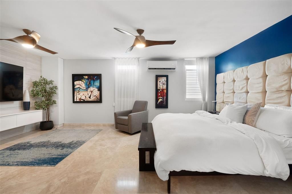 Active With Contract: $1,250,000 (5 beds, 4 baths, 4062 Square Feet)