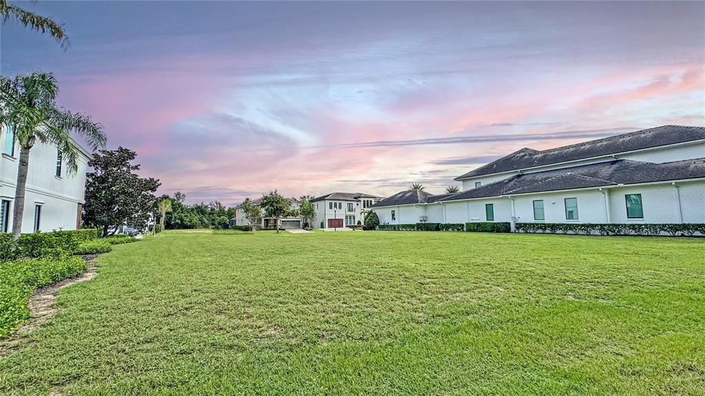 待售: $449,000 (0.23 acres)