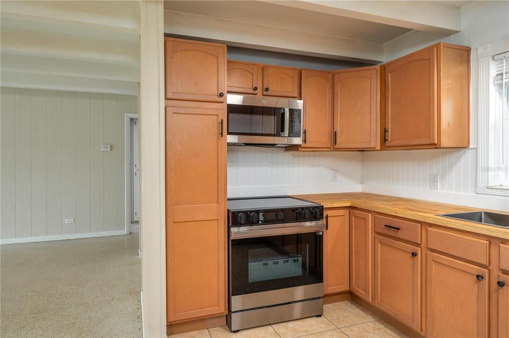 En Venta: $273,000 (2 camas, 2 baños, 1472 Pies cuadrados)