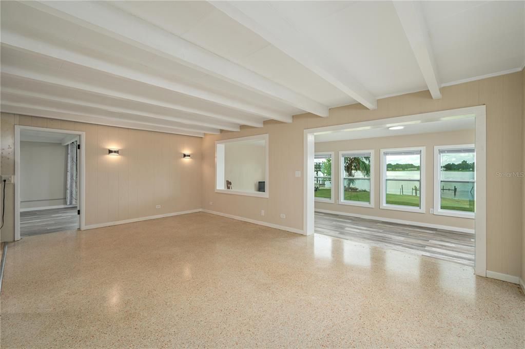 En Venta: $273,000 (2 camas, 2 baños, 1472 Pies cuadrados)