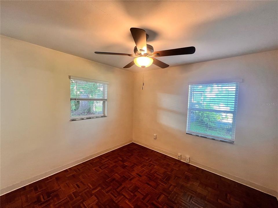 Active With Contract: $1,895 (2 beds, 1 baths, 1100 Square Feet)