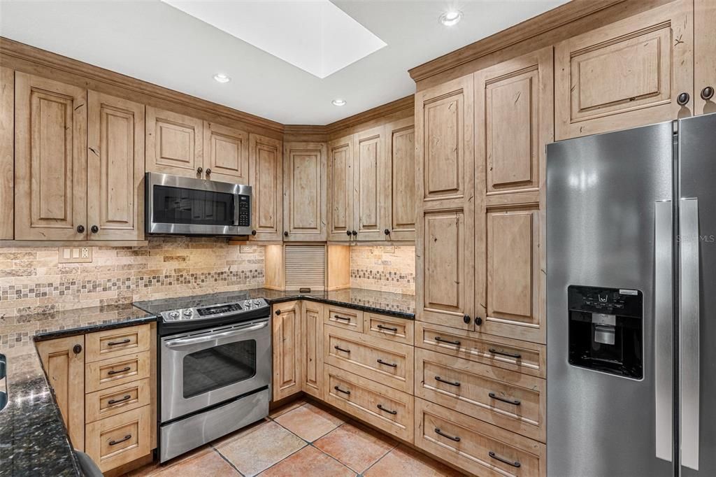 For Sale: $485,000 (3 beds, 2 baths, 1864 Square Feet)