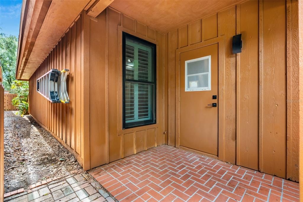 For Sale: $485,000 (3 beds, 2 baths, 1864 Square Feet)