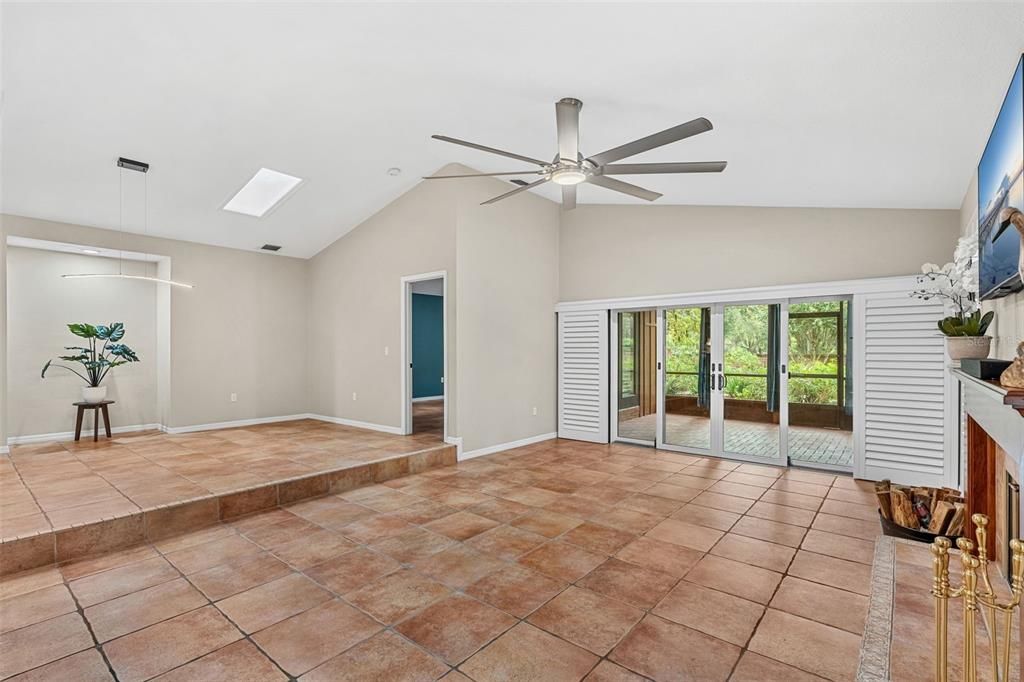 For Sale: $485,000 (3 beds, 2 baths, 1864 Square Feet)