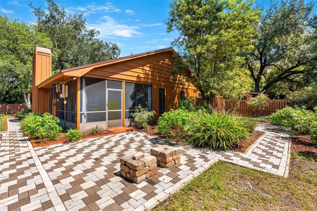 For Sale: $485,000 (3 beds, 2 baths, 1864 Square Feet)