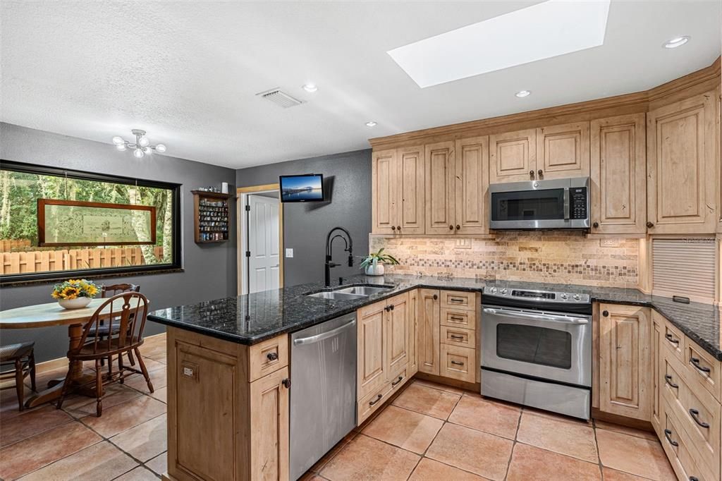 For Sale: $485,000 (3 beds, 2 baths, 1864 Square Feet)