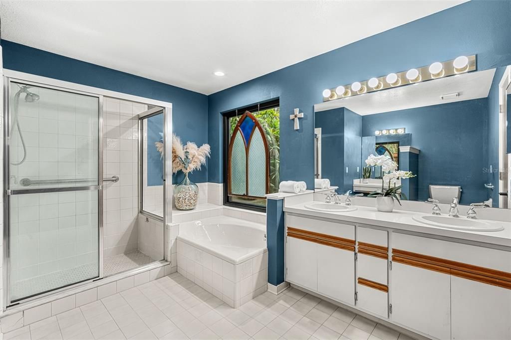 For Sale: $485,000 (3 beds, 2 baths, 1864 Square Feet)