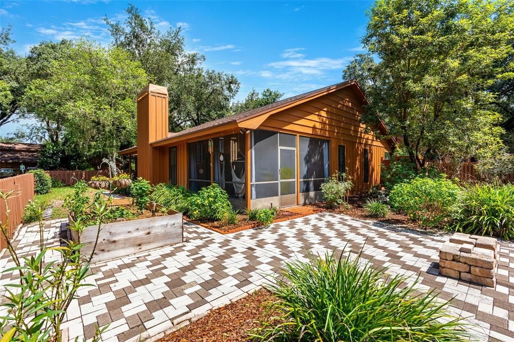 For Sale: $485,000 (3 beds, 2 baths, 1864 Square Feet)