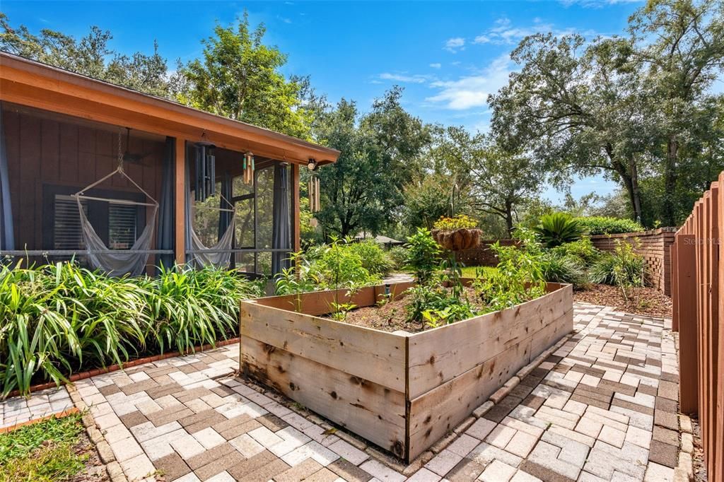 For Sale: $485,000 (3 beds, 2 baths, 1864 Square Feet)