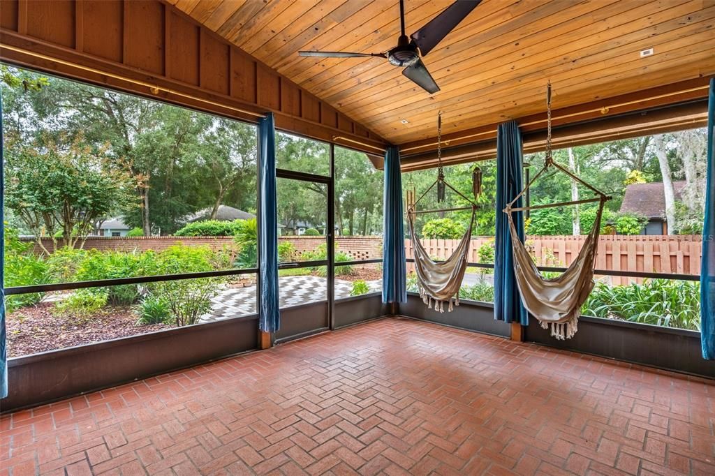 For Sale: $485,000 (3 beds, 2 baths, 1864 Square Feet)