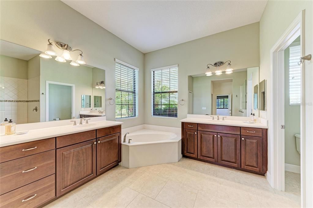 For Sale: $1,496,000 (4 beds, 4 baths, 3192 Square Feet)