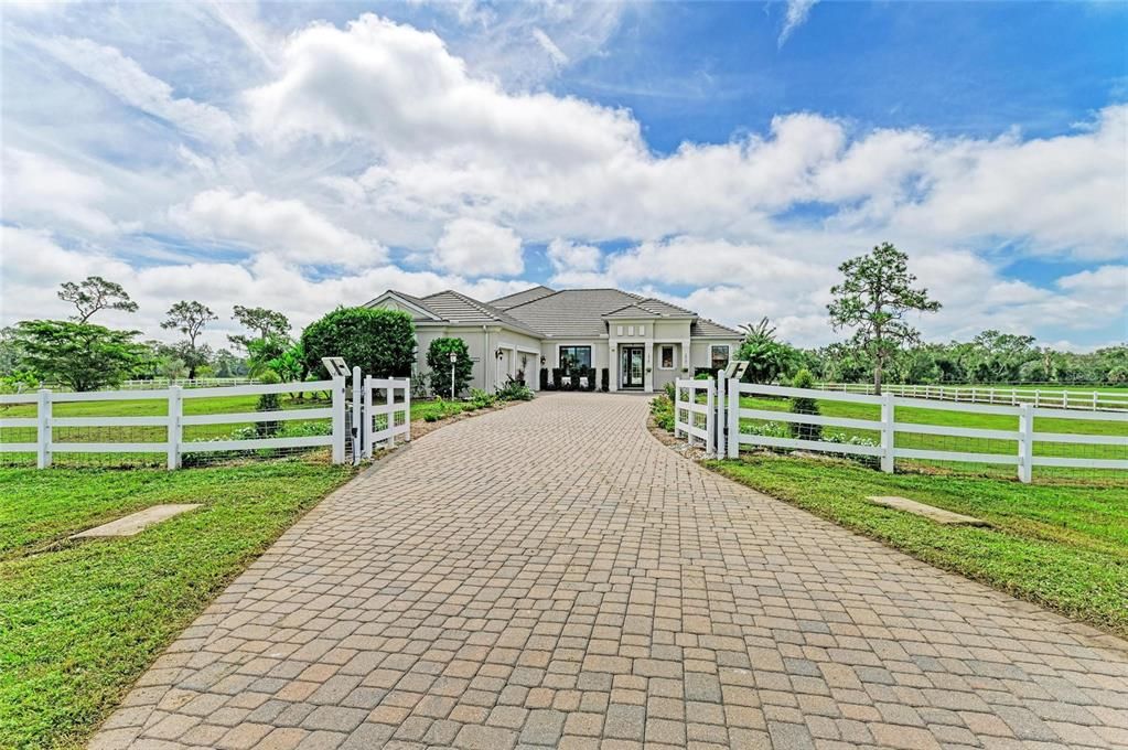 For Sale: $1,496,000 (4 beds, 4 baths, 3192 Square Feet)