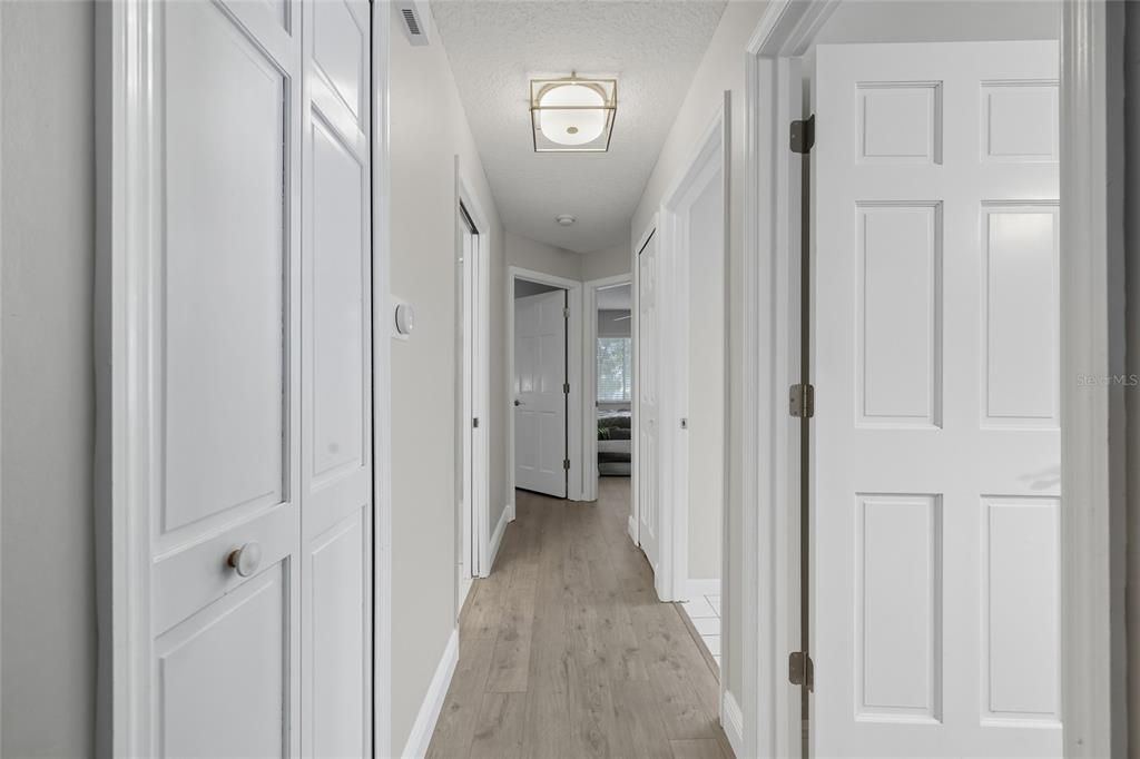 Activo con contrato: $500,000 (4 camas, 2 baños, 1977 Pies cuadrados)