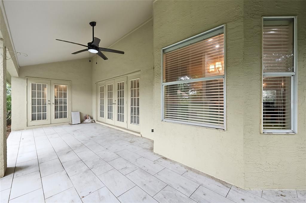 Activo con contrato: $500,000 (4 camas, 2 baños, 1977 Pies cuadrados)