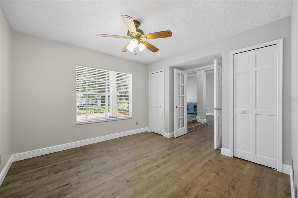 Activo con contrato: $500,000 (4 camas, 2 baños, 1977 Pies cuadrados)