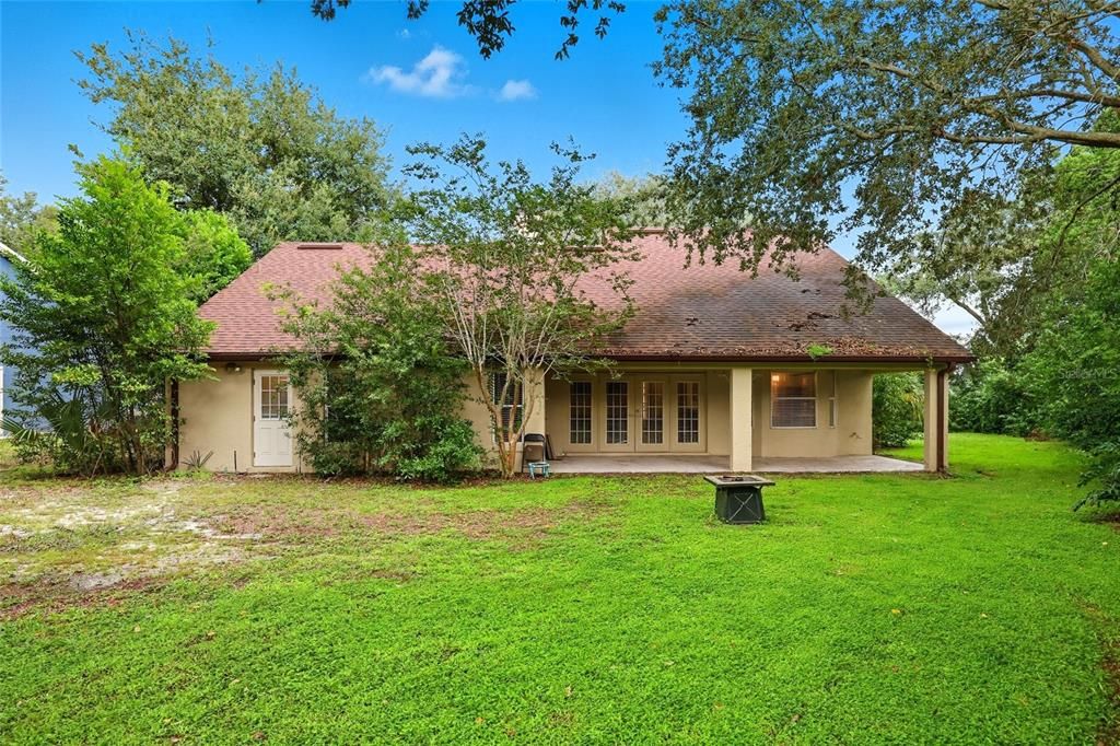 Activo con contrato: $500,000 (4 camas, 2 baños, 1977 Pies cuadrados)