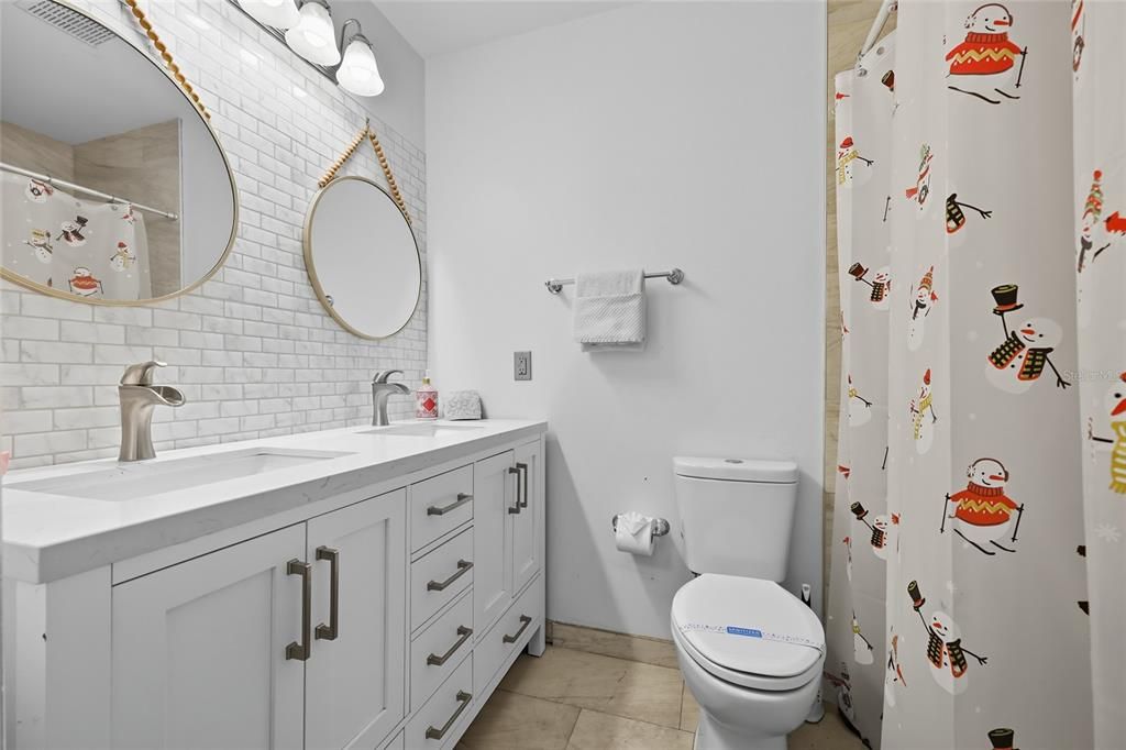 Activo con contrato: $500,000 (4 camas, 2 baños, 1977 Pies cuadrados)