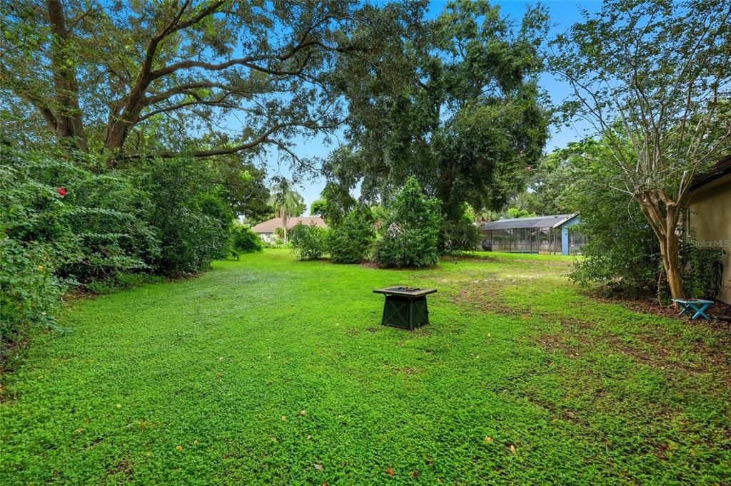 Activo con contrato: $500,000 (4 camas, 2 baños, 1977 Pies cuadrados)