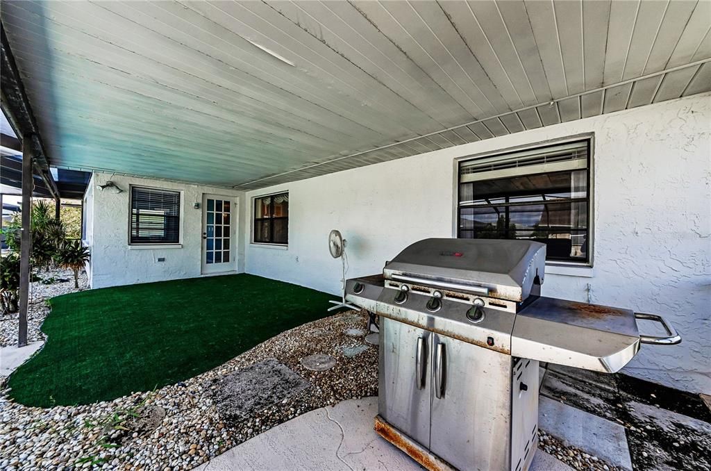 Active With Contract: $250,000 (2 beds, 2 baths, 1540 Square Feet)