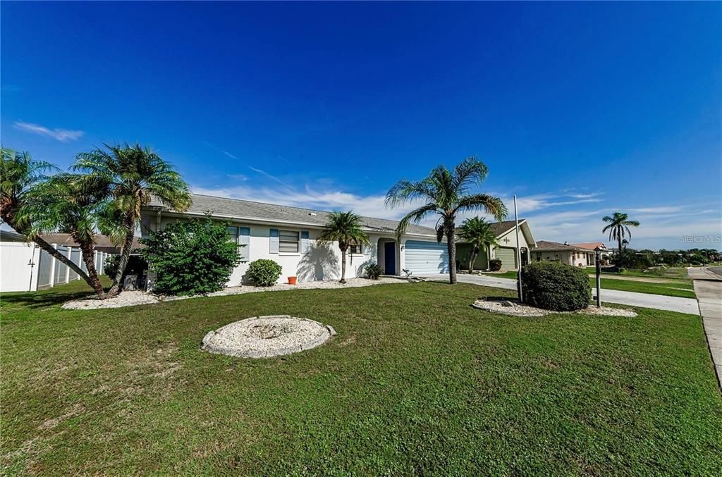 Active With Contract: $250,000 (2 beds, 2 baths, 1540 Square Feet)