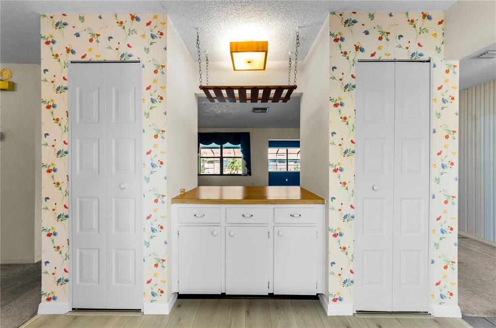 Active With Contract: $250,000 (2 beds, 2 baths, 1540 Square Feet)