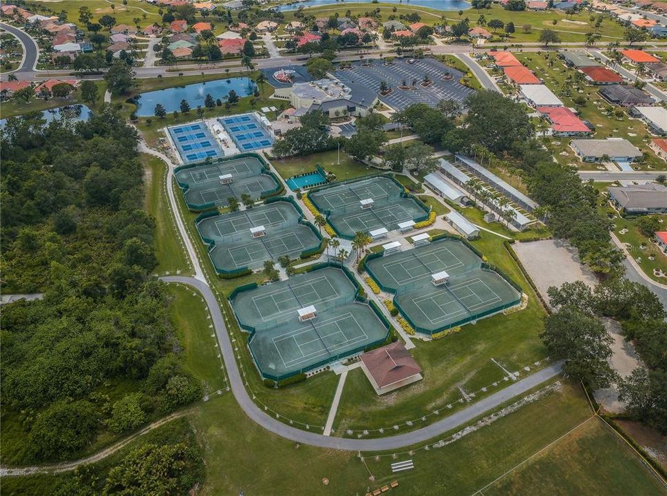 Active With Contract: $250,000 (2 beds, 2 baths, 1540 Square Feet)