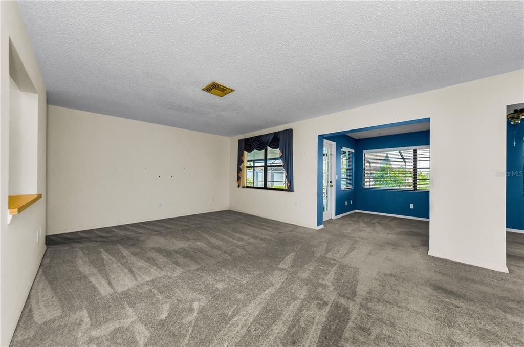 Active With Contract: $250,000 (2 beds, 2 baths, 1540 Square Feet)