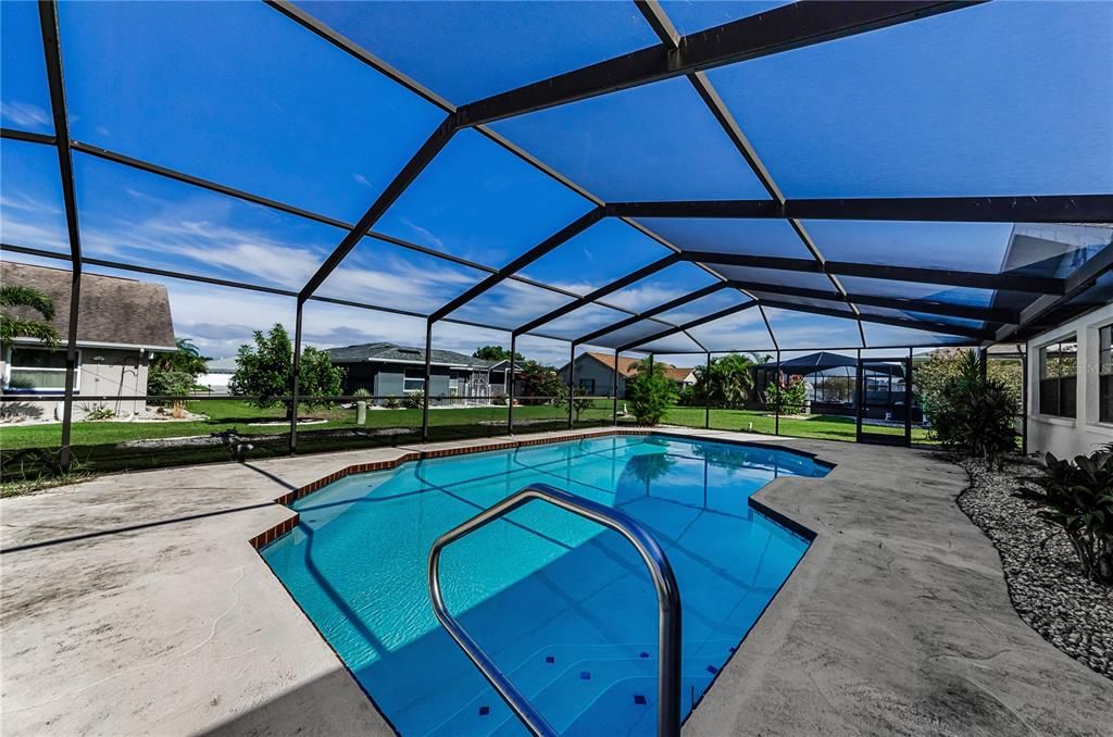 Active With Contract: $250,000 (2 beds, 2 baths, 1540 Square Feet)