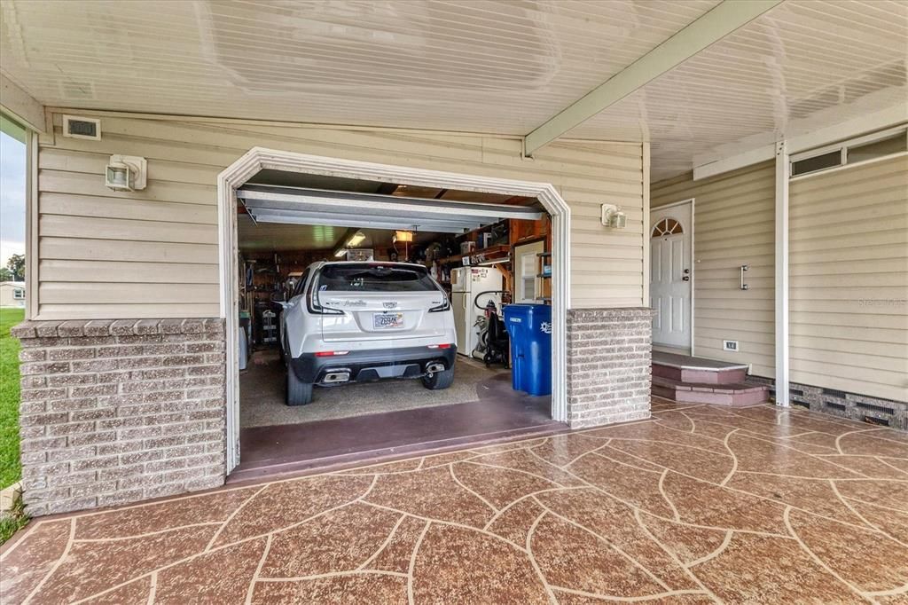 合同活跃: $259,900 (2 贝兹, 2 浴室, 1406 平方英尺)