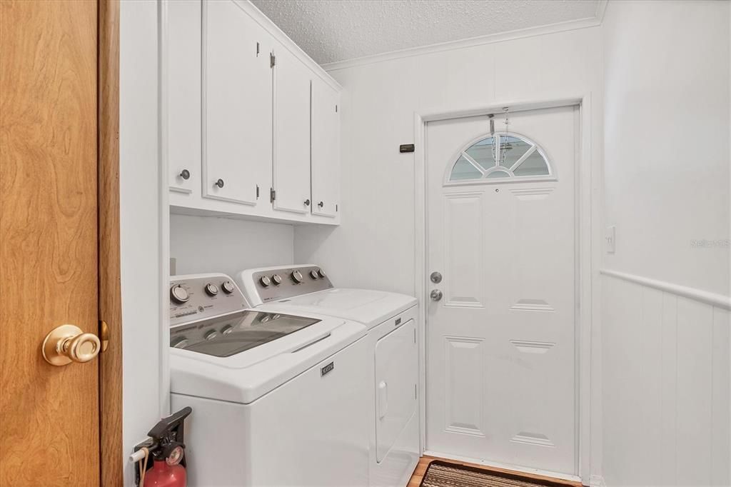 合同活跃: $259,900 (2 贝兹, 2 浴室, 1406 平方英尺)