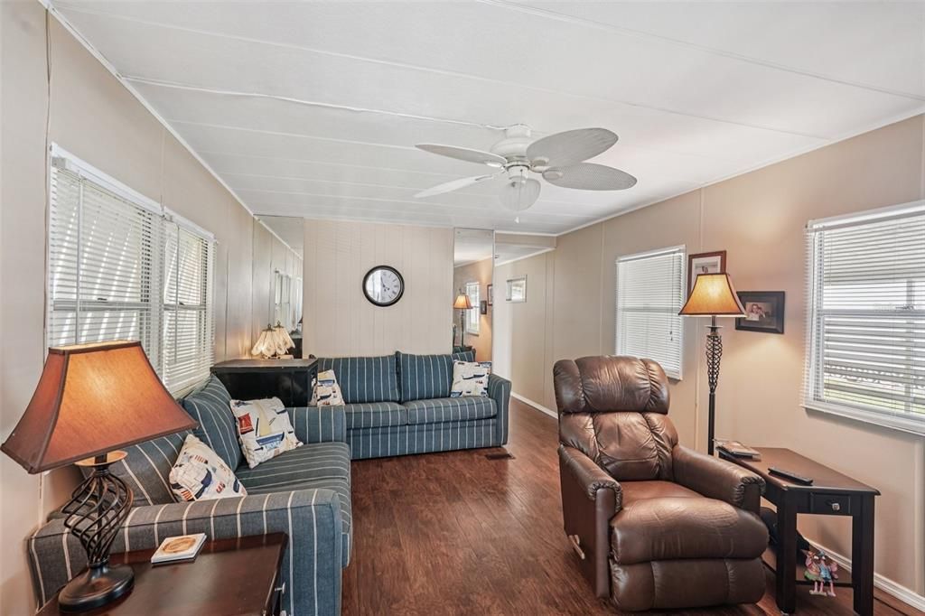 En Venta: $99,900 (2 camas, 1 baños, 720 Pies cuadrados)