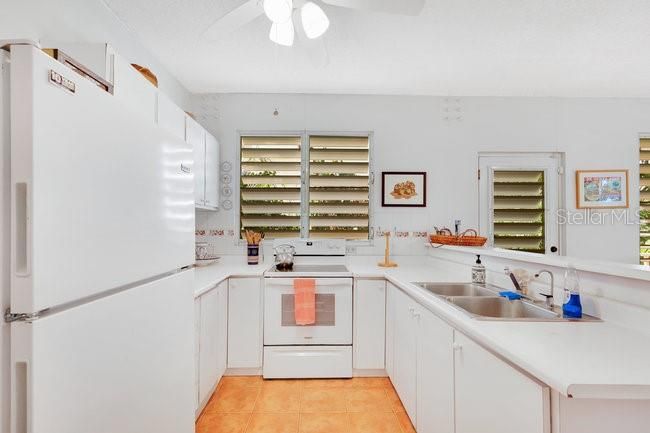 На продажу: $1,300,000 (4 спален, 4 ванн, 1940 Квадратных фут)