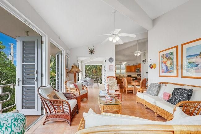 На продажу: $1,300,000 (4 спален, 4 ванн, 1940 Квадратных фут)