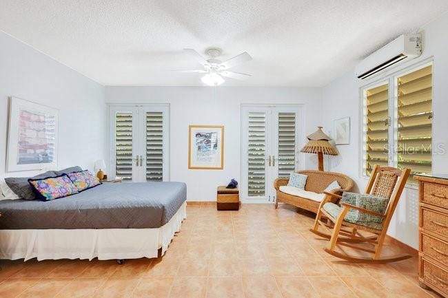 На продажу: $1,300,000 (4 спален, 4 ванн, 1940 Квадратных фут)