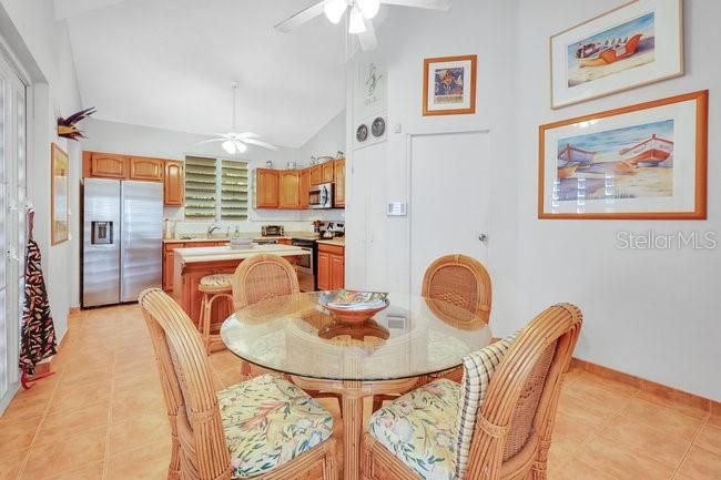 На продажу: $1,300,000 (4 спален, 4 ванн, 1940 Квадратных фут)