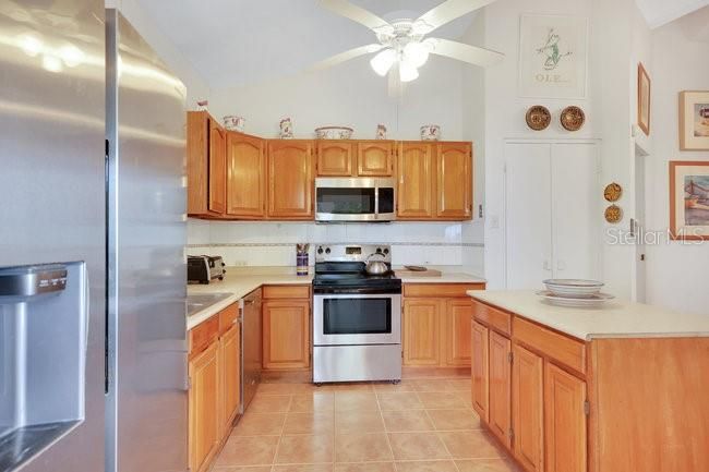 На продажу: $1,300,000 (4 спален, 4 ванн, 1940 Квадратных фут)