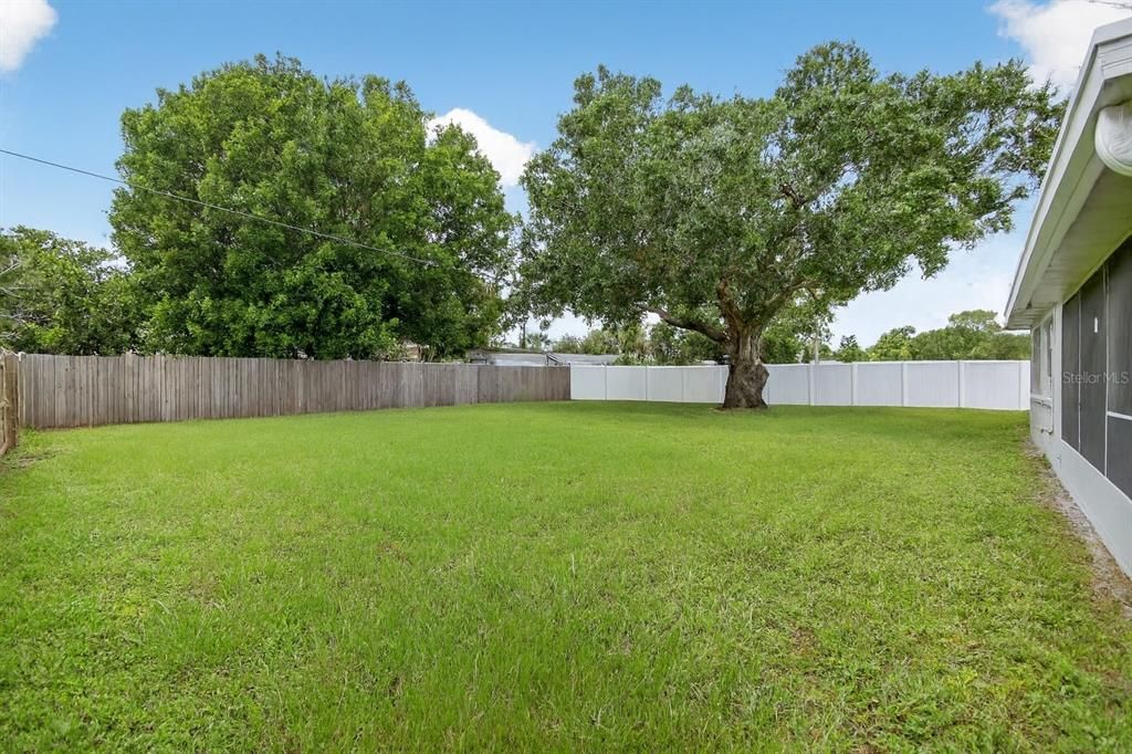 Active With Contract: $339,500 (3 beds, 2 baths, 1461 Square Feet)