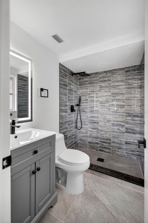 Active With Contract: $339,500 (3 beds, 2 baths, 1461 Square Feet)