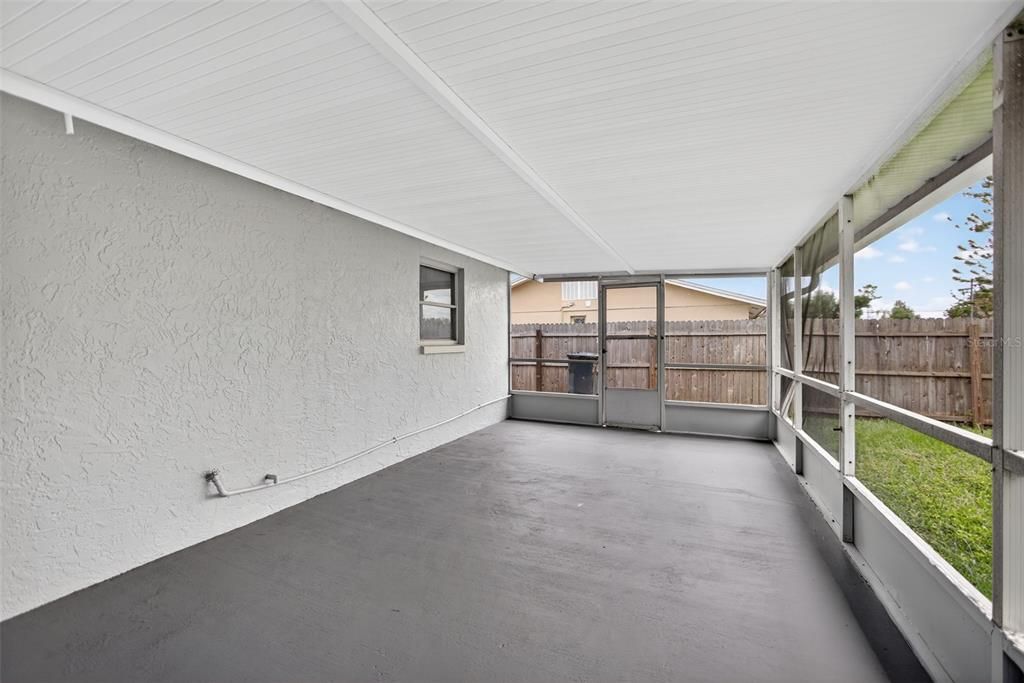 Active With Contract: $339,500 (3 beds, 2 baths, 1461 Square Feet)