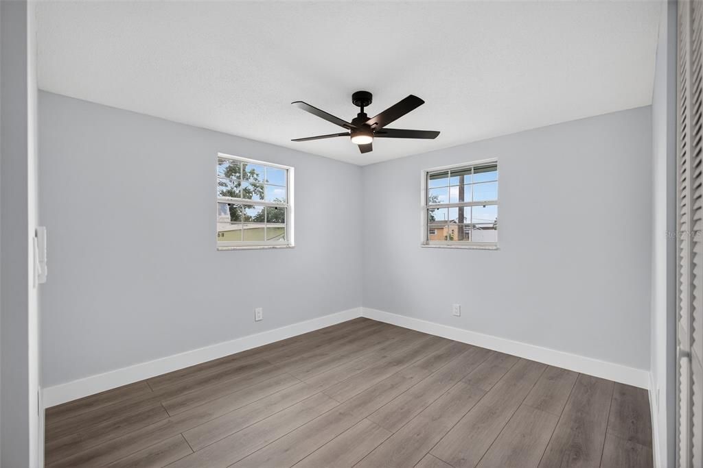 Active With Contract: $339,500 (3 beds, 2 baths, 1461 Square Feet)
