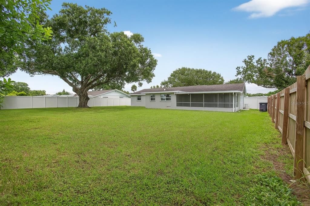 Active With Contract: $339,500 (3 beds, 2 baths, 1461 Square Feet)