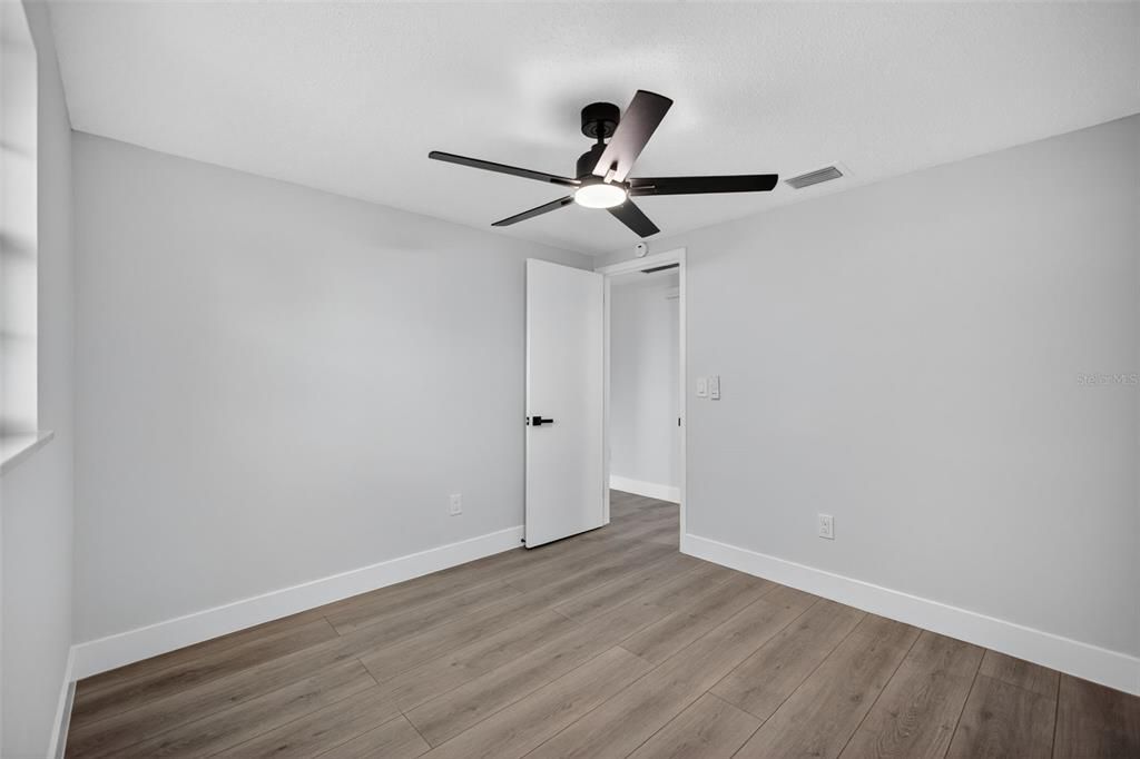 Active With Contract: $339,500 (3 beds, 2 baths, 1461 Square Feet)