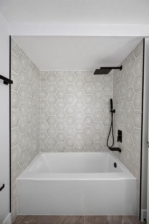 Active With Contract: $339,500 (3 beds, 2 baths, 1461 Square Feet)