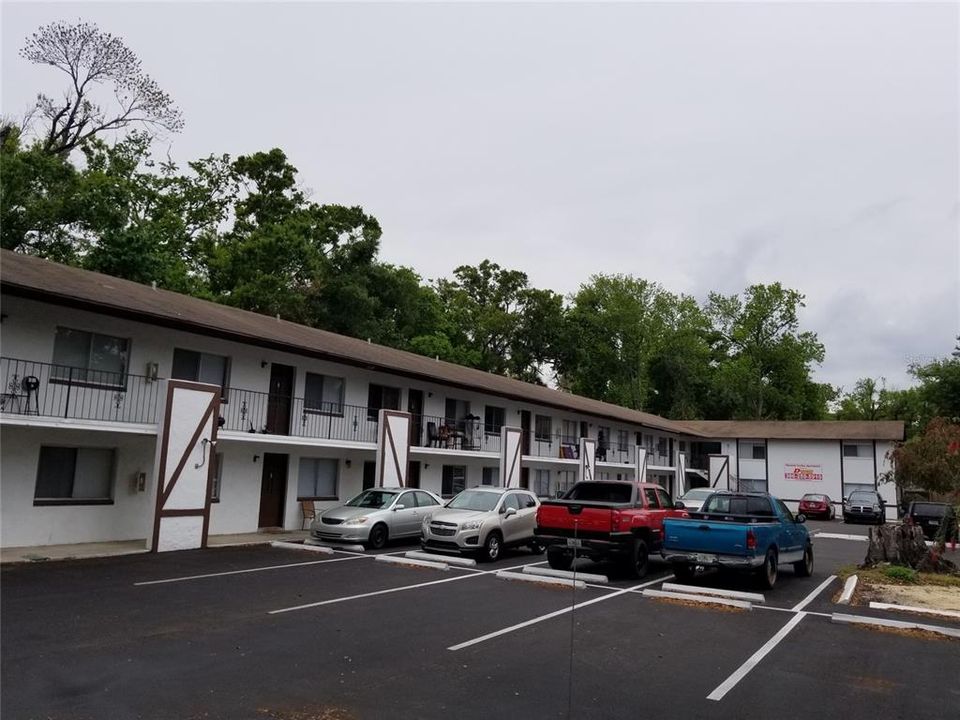 For Rent: $1,050 (2 beds, 1 baths, 900 Square Feet)