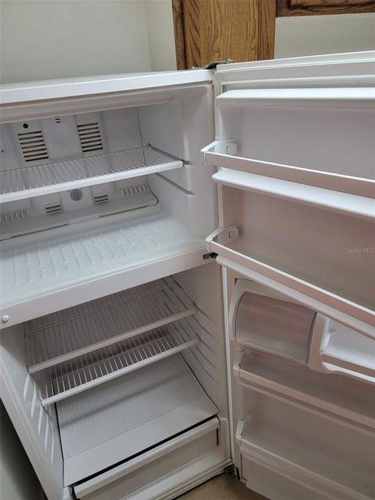 For Rent: $1,050 (2 beds, 1 baths, 900 Square Feet)