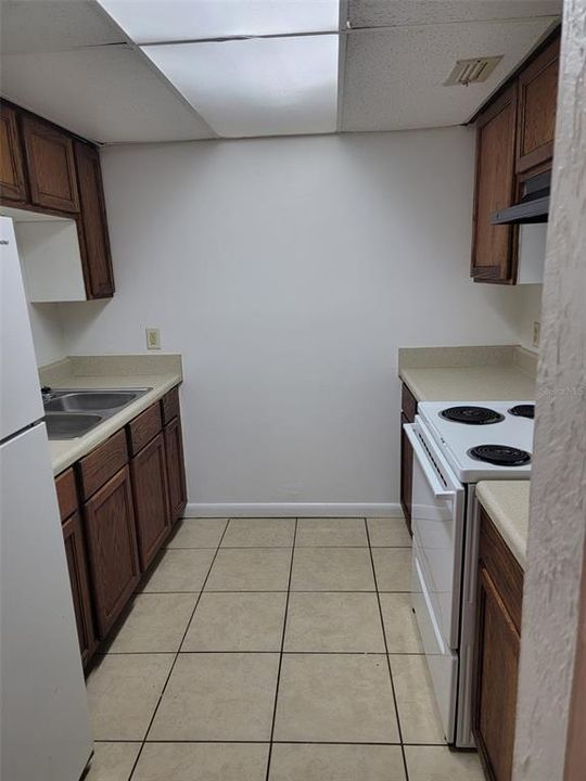 For Rent: $1,050 (2 beds, 1 baths, 900 Square Feet)